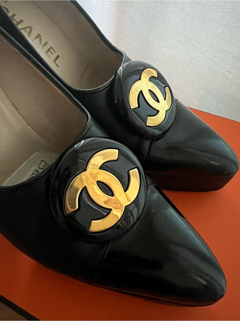 CHANEL Black Leather Pointed Toe Pumps with Gold CC Medallion - Picture 11 of 16